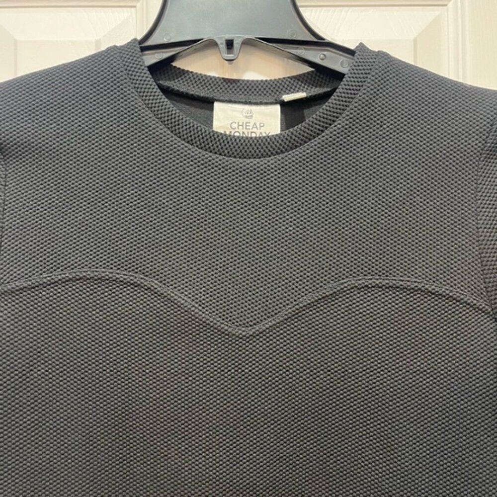 Cheap Monday Black Rime Top Thick Stretchy Cropped Tee Size L Scandinavian Edgy - Picture 3 of 4